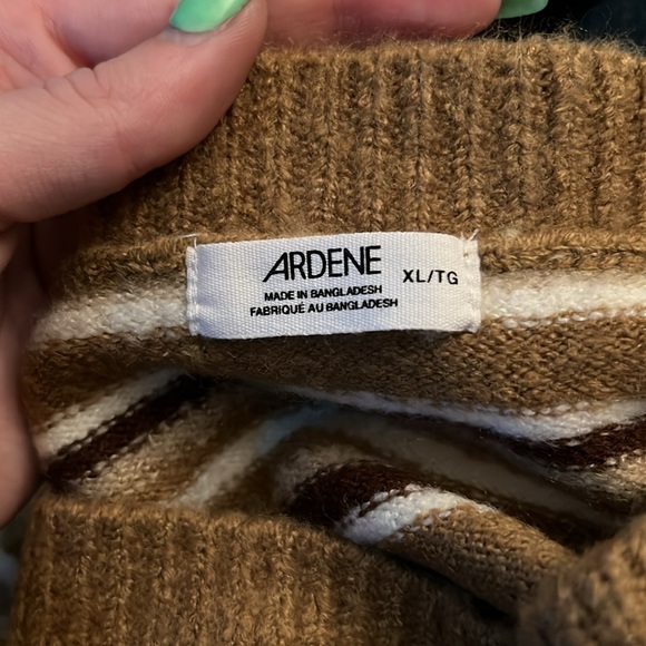 Brown sweater - Picture 2 of 2